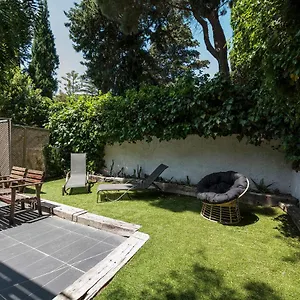 Apartamento Con Jardincito En El Centro De 